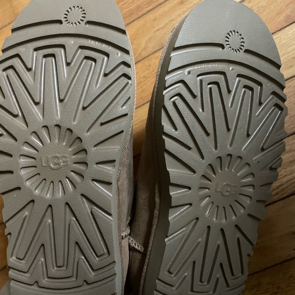 UGG ultra mini new - Picture 2 of 4